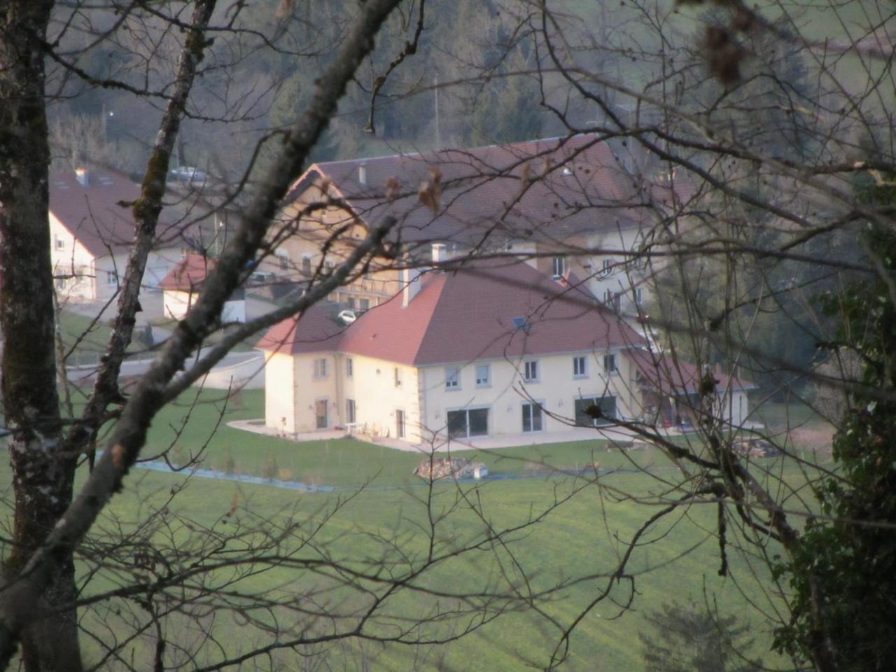 Bed and Breakfast Le Relais Des Deux Tours Bremondans Экстерьер фото