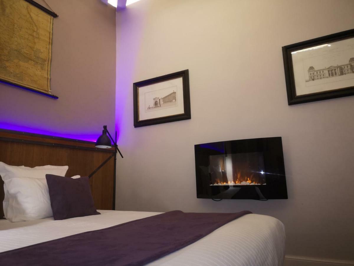 Bed and Breakfast Le Relais Des Deux Tours Bremondans Экстерьер фото